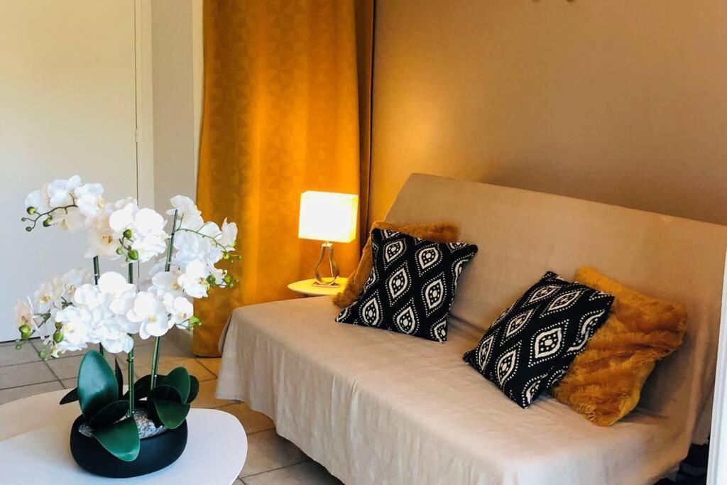 Studio Cabine Climatise 800 M De La Plage Et Des Commerces Bormes-les-Mimosas Luaran gambar