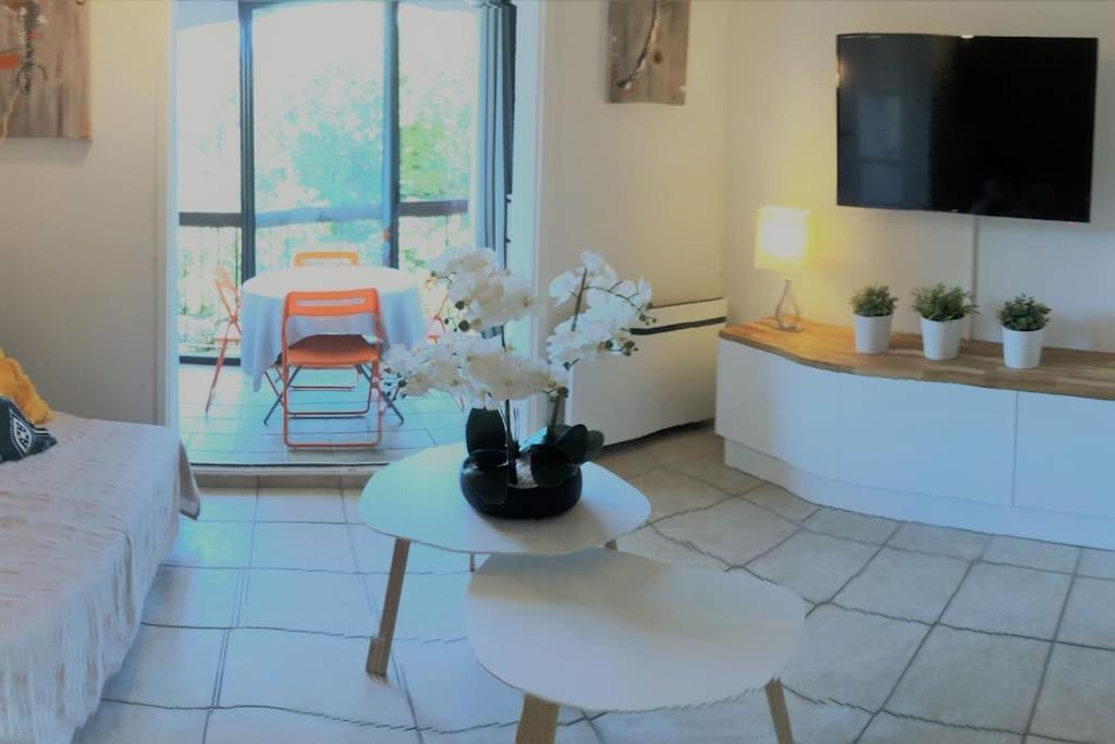 Studio Cabine Climatise 800 M De La Plage Et Des Commerces Bormes-les-Mimosas Luaran gambar